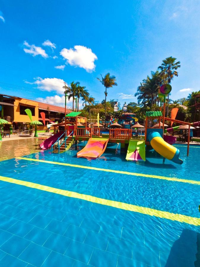 Hosteria D'Carlos Aqua Park Hotel Santo Domingo de los Colorados Bagian luar foto