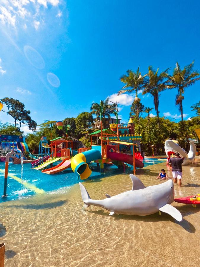 Hosteria D'Carlos Aqua Park Hotel Santo Domingo de los Colorados Bagian luar foto